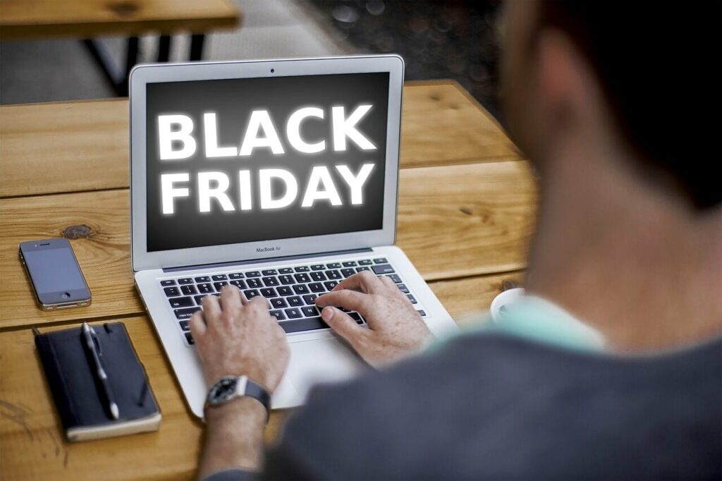 Black Friday 2021, czyli jak nie stracić pieniędzy na chwytach marketingowych