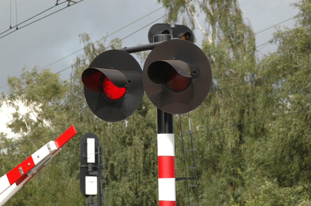 Zderzenie osobówki z pociągiem Intercity w gminie Wałcz